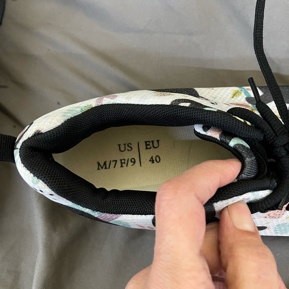 Lazy Shoes 🦥 Unique Sloth Novelty Print Sneakers size Men's 7 Womens 9 Unisex - Picture 6 of 8